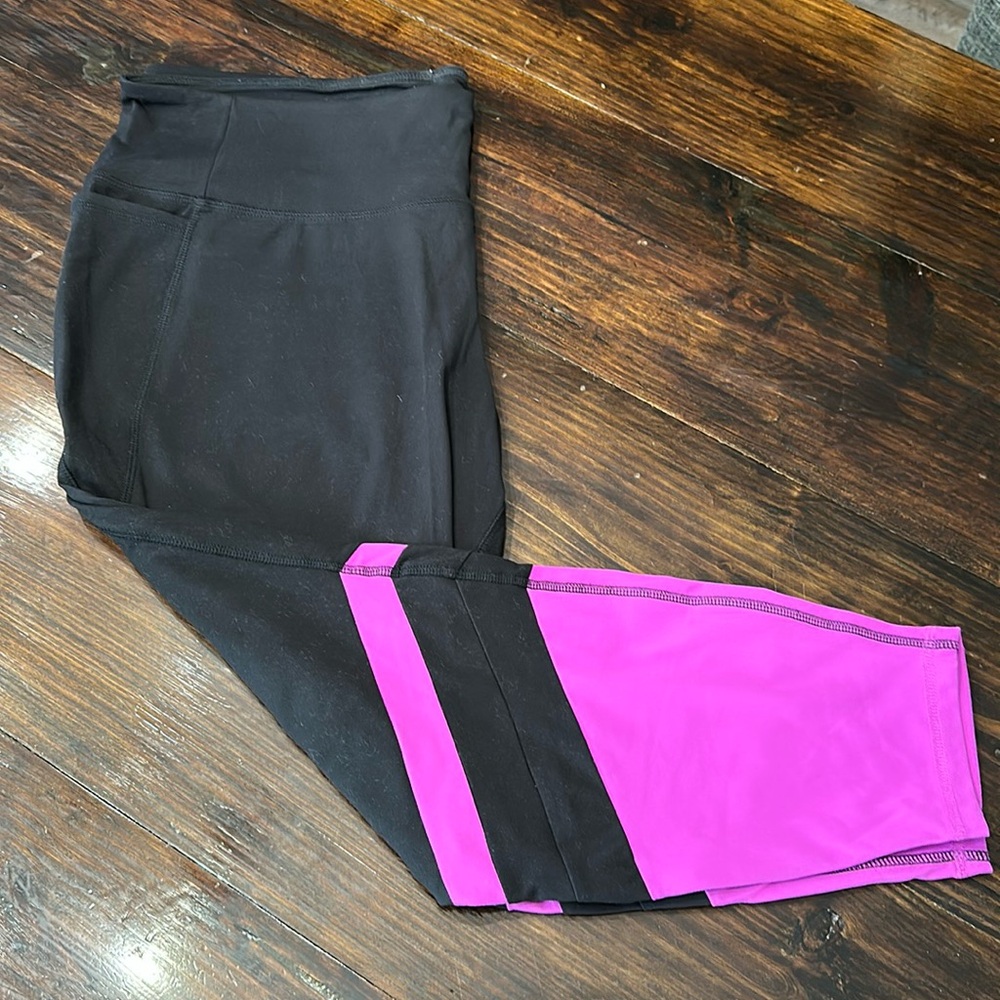 Women’s Lane Bryant Livi Activewear Joggers size 22/24 Black/Pink